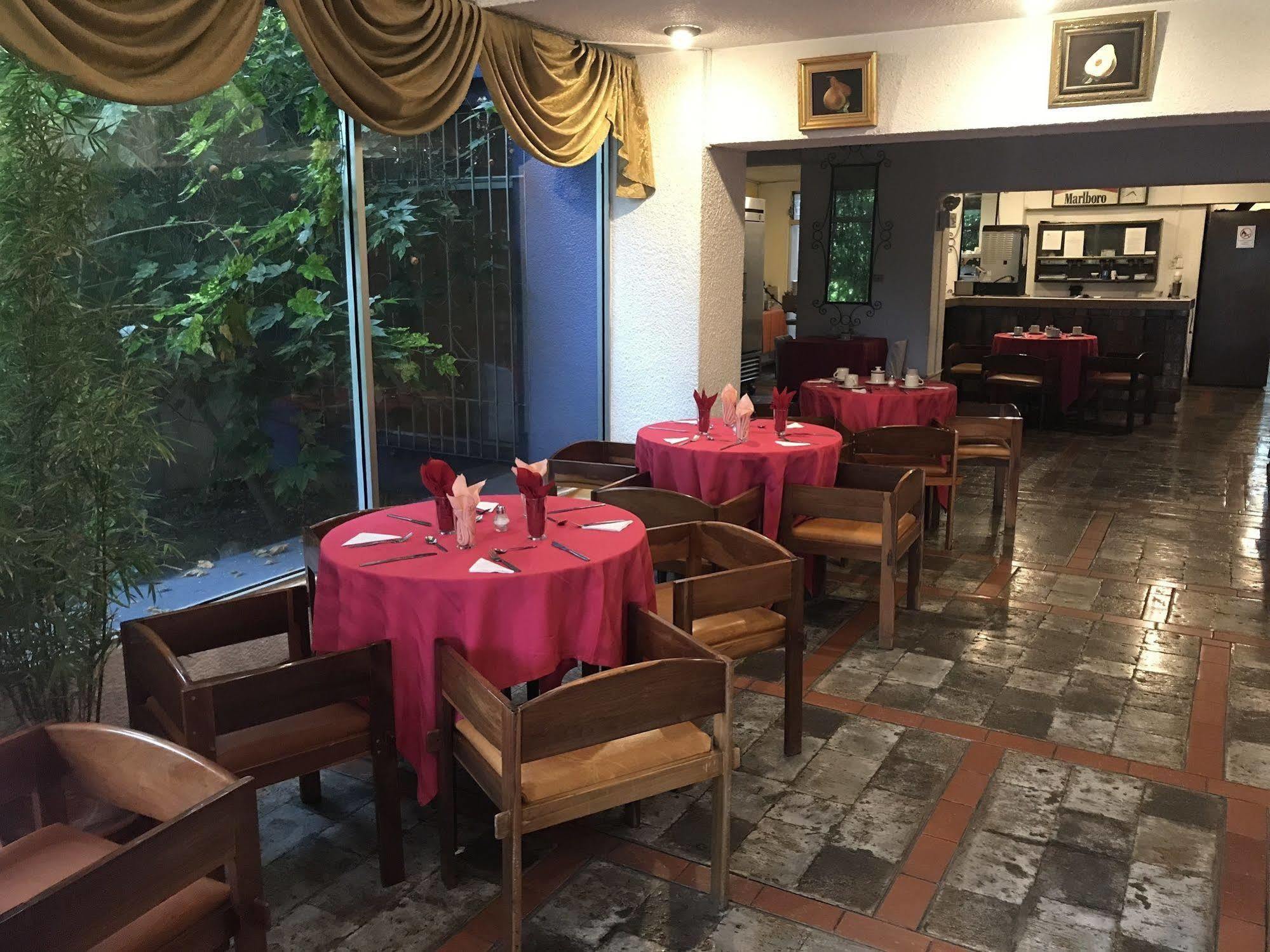 Hotel Savoy Inn Кито Экстерьер фото